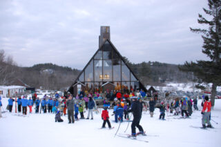 CAMDEN SNOW BOWL skiing maine